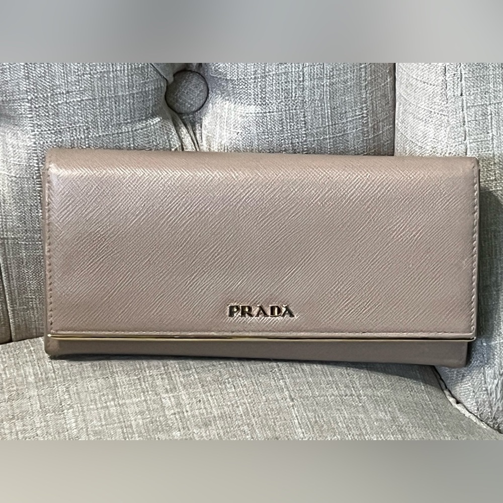 PRADA Saffiano Metal Bar Continental Flap Wallet Argila - Picture 3 of 16